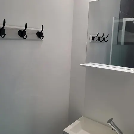 T4 Centre Apartment Lourdes